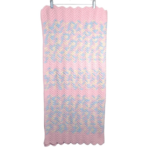 Vintage‎ Handmade Crochet Chevron Blanket Baby Nursery Pink/Blue/Yellow 36x38 - Picture 3 of 8